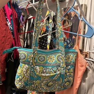 Vera Bradley- Peacock Green- Little Bestsey tote